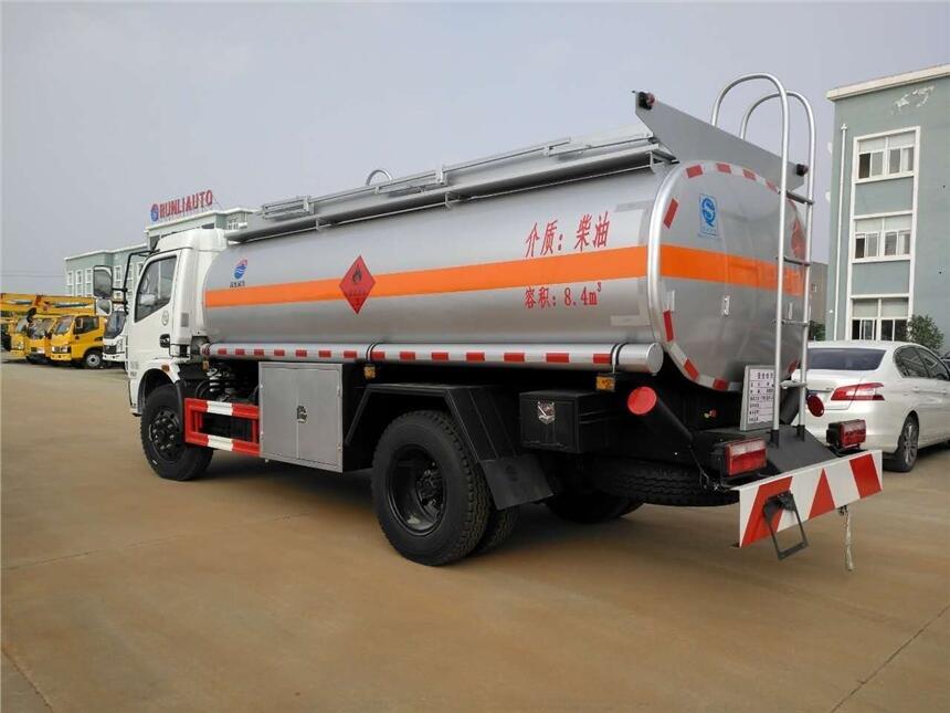 玉溪3噸加油車(chē)鉅惠銷(xiāo)售