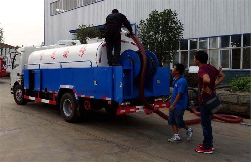 吉林省九臺(tái)區(qū)雨季專用抽糞車送車上門