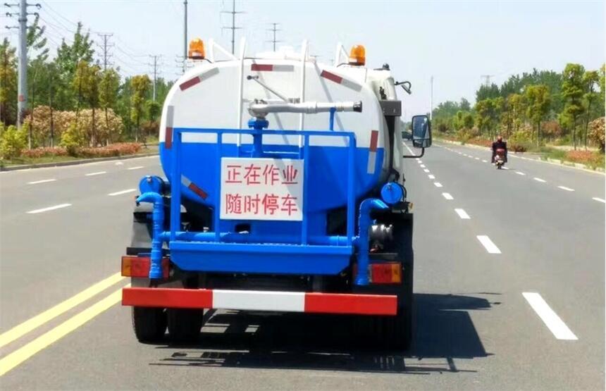 不上戶朝柴95馬力灑水車廠家直銷（東安不上戶朝柴95馬力灑水車）