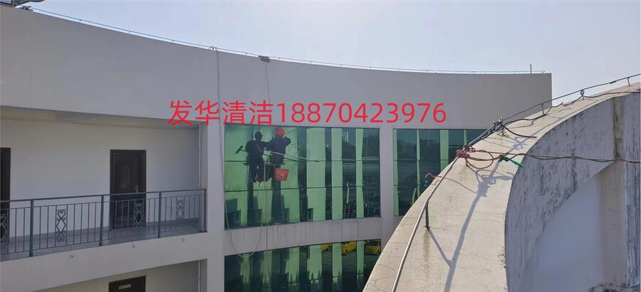 福建泉州市廣告安裝施工團(tuán)隊(duì)聯(lián)系方式蜘蛛人高空作業(yè)瓷磚空鼓修復(fù)