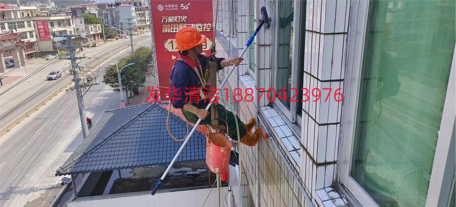 福建南平市百葉窗安裝施工團隊聯(lián)系方式蜘蛛人高空作業(yè)外墻空鼓敲掉