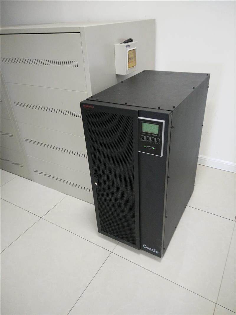 山特ups機頭80kva