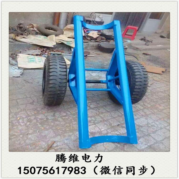 電線桿跑車及牽引工具，線桿炮車價格，運(yùn)電線桿的炮車