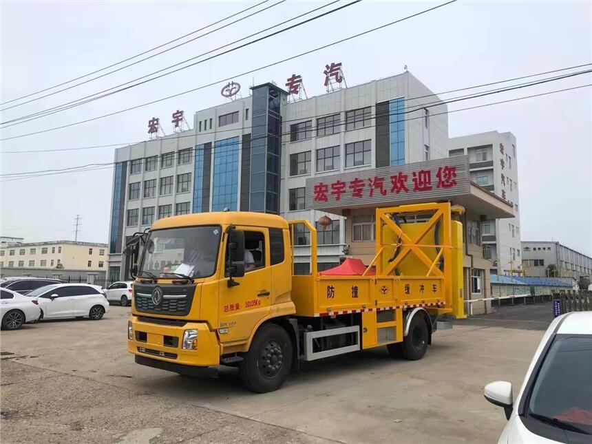 東風天錦防撞緩沖車多少錢一輛 -東風天錦底盤報價 -高速施工防撞車圖片