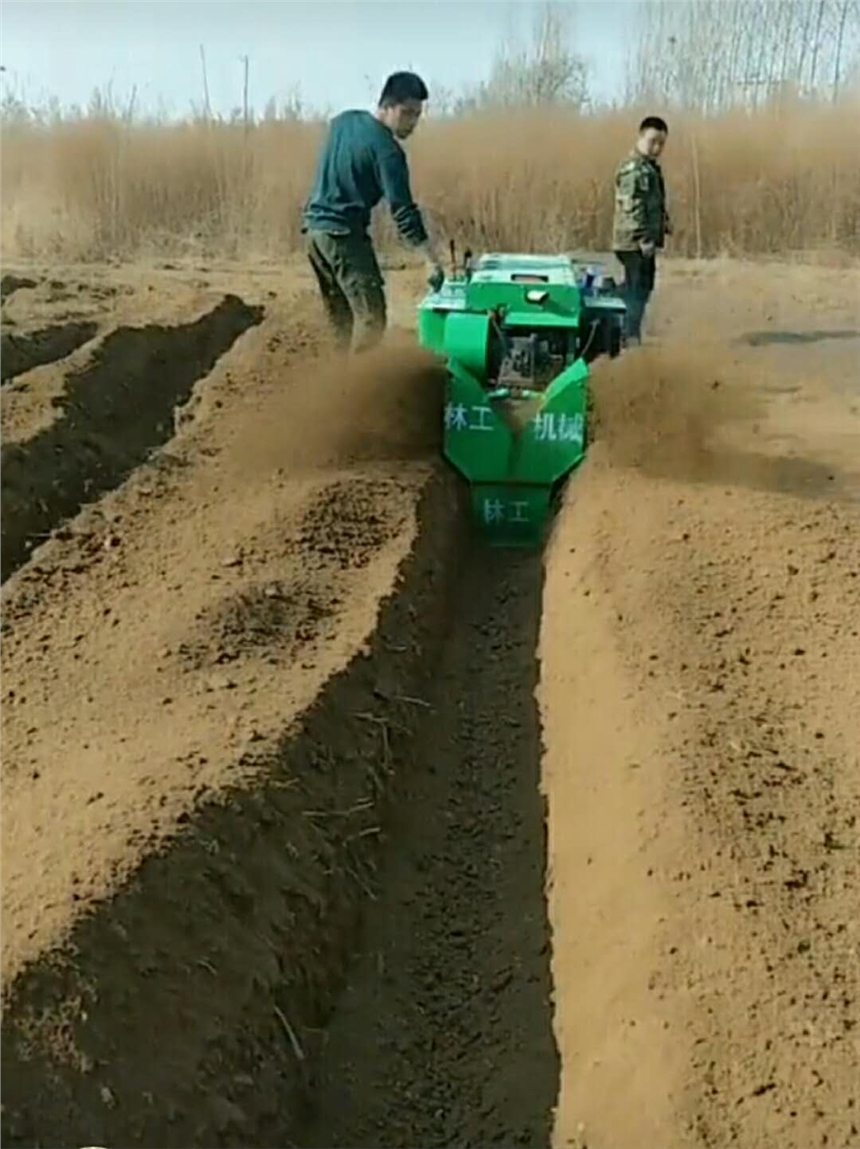 高效率履帶式開溝機視頻