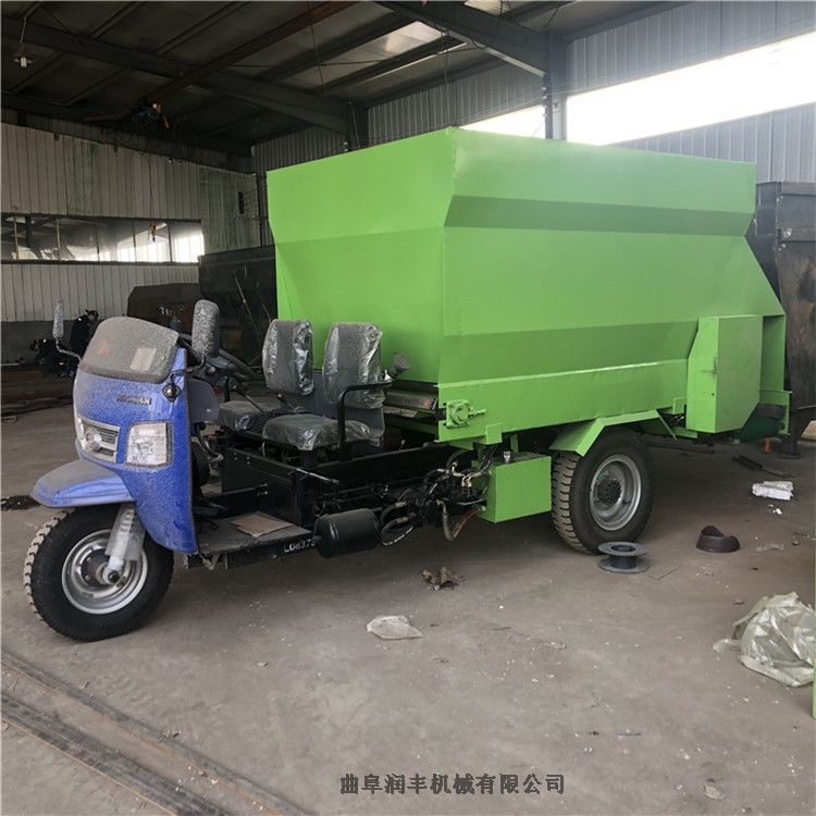 翔安電動(dòng)撒料車 全自動(dòng)飼喂車 潤豐干草喂料車