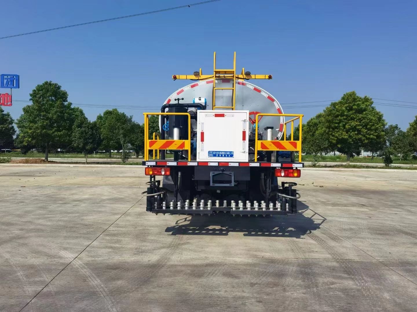 駐馬店瀝青灑鋪車型號