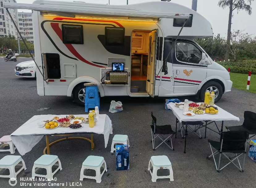 上海租車公司 出租大通C型房車 帶司機(jī)租大通C型房車 大通房車租賃劇組拍攝