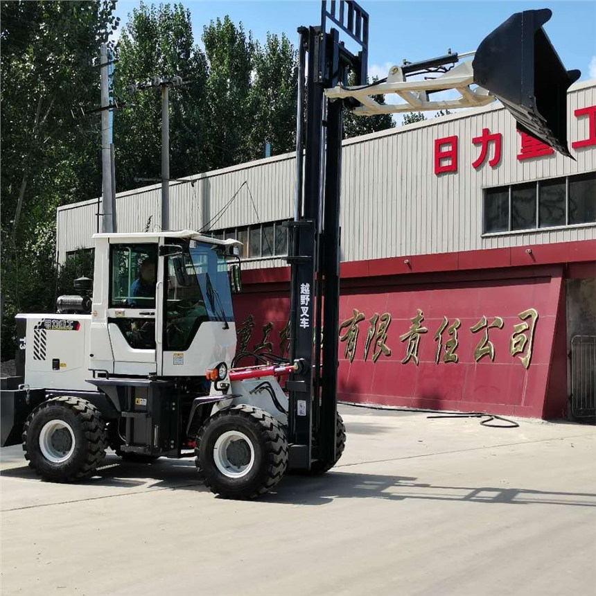 新款四驅(qū)越野叉車 3噸升高4米越野叉車 輪式越野叉車廠家價格