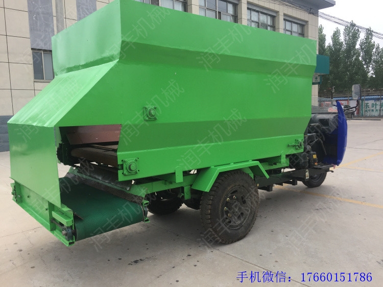 小尾寒羊喂料車(chē) 夏洛萊牛喂草車(chē) 大立方喂羊加料車(chē)