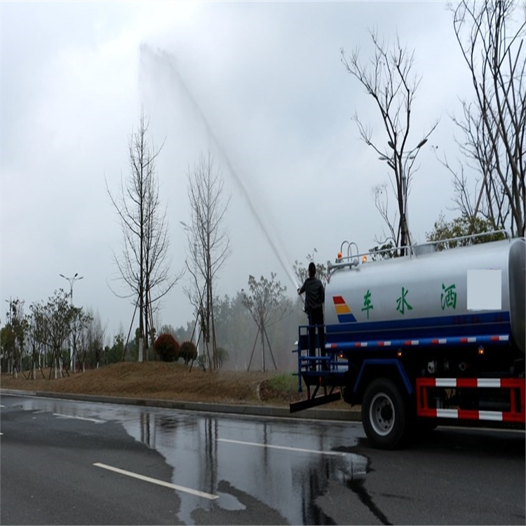 豐臺(tái)小型灑水車(chē)配置