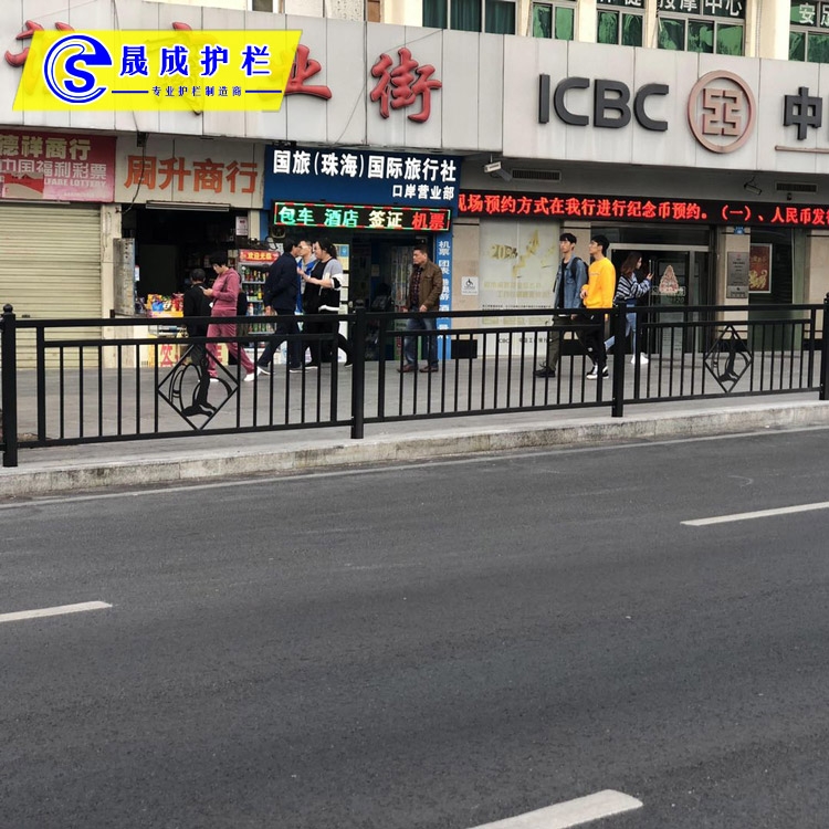 市政道路欄桿 廠家直銷圍欄護(hù)欄 定制人行道護(hù)欄