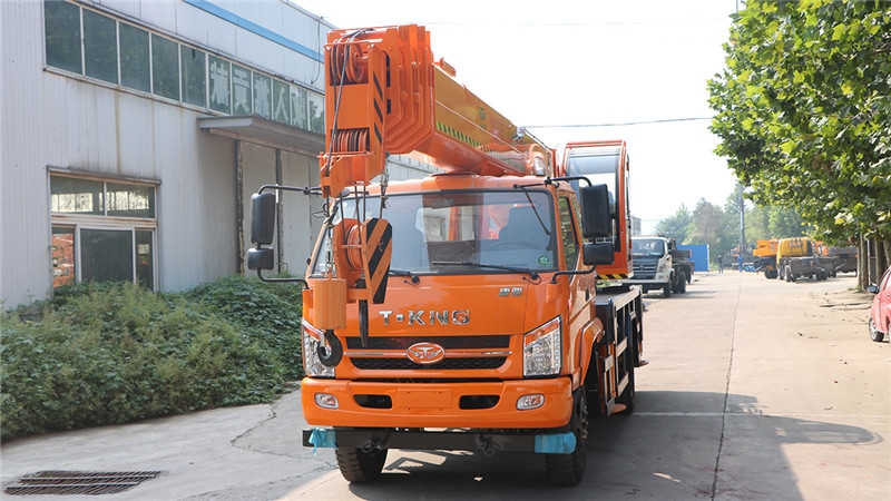 元寶區(qū)新款國六十噸汽車吊 10噸汽車吊起吊參數(shù)  質(zhì)量保證