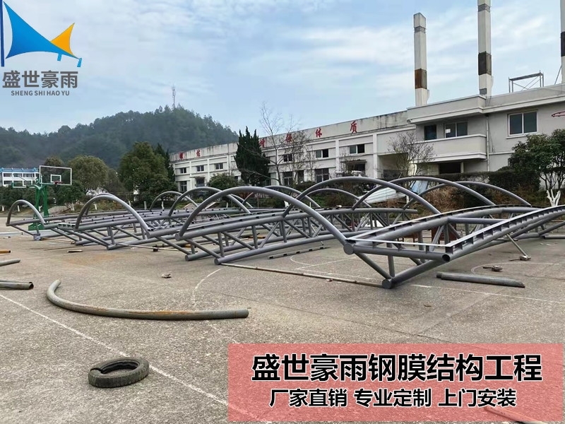 喀什地區(qū)汽車停車棚雨棚盛世豪雨工程制造品質(zhì)如一