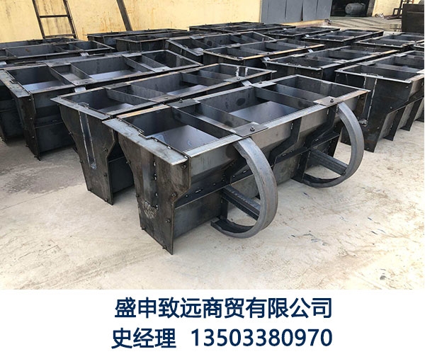 防撞隔離墩鋼模具 常規(guī)隔離墩模具 交通隔離帶模具廠