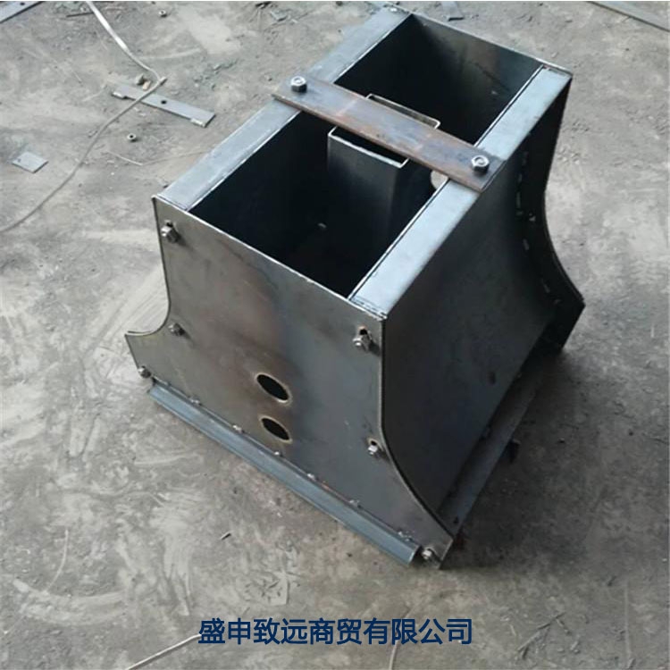 隔離墩鋼模具 高鐵隔離墩鋼模具 水泥隔離墩模具價格 盛申致遠生產(chǎn)建筑制造