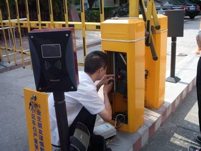 高新區(qū)車庫道閘維修公司