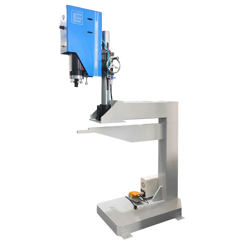 超聲波中空周轉箱焊接機