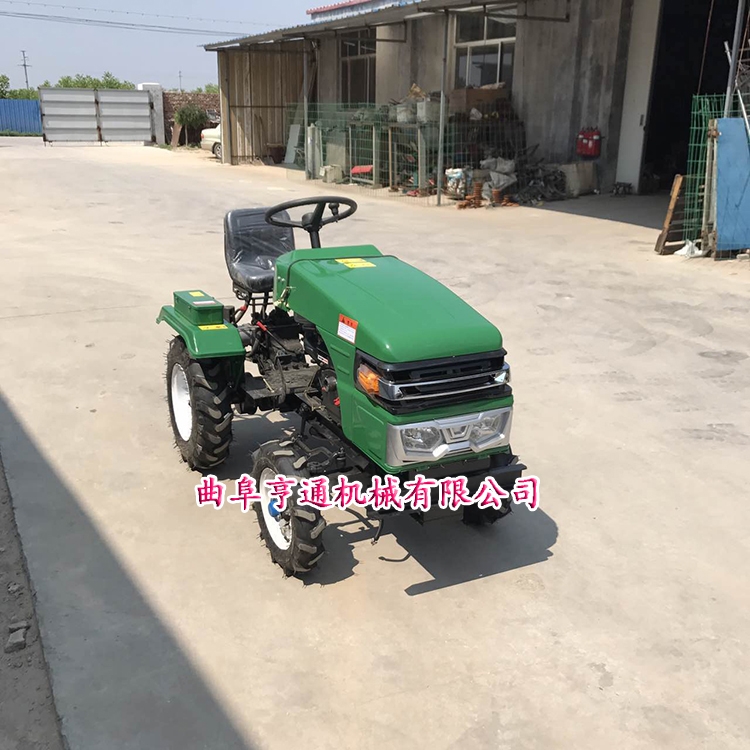 30馬力小型四輪旋耕機(jī) 大型耕田翻地機(jī) 手扶帶旋耕機(jī)