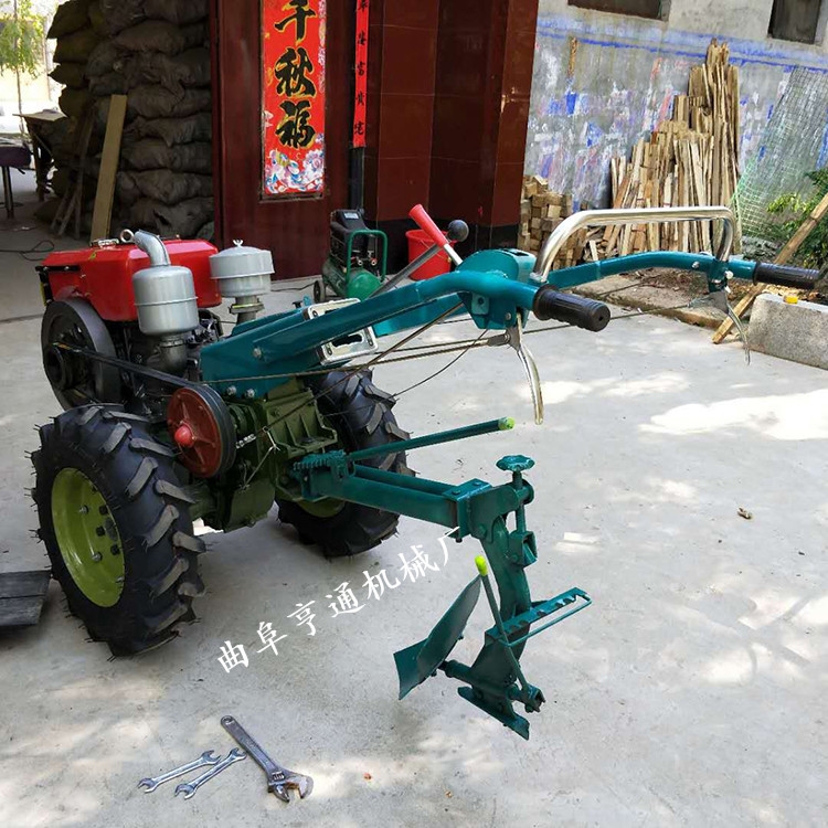 手扶車帶動(dòng)撓地機(jī) 手扶農(nóng)耕機(jī) 12馬力果園耕地機(jī)價(jià)格