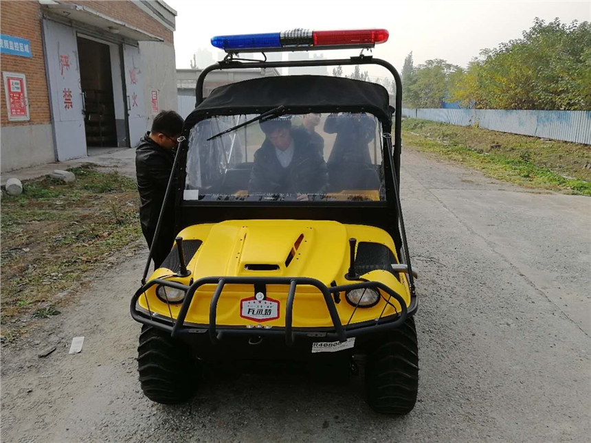 水陸兩棲汽車防汛抗旱地形車8輪驅(qū)動結(jié)構(gòu)緊湊專業(yè)防洪救災市政救援