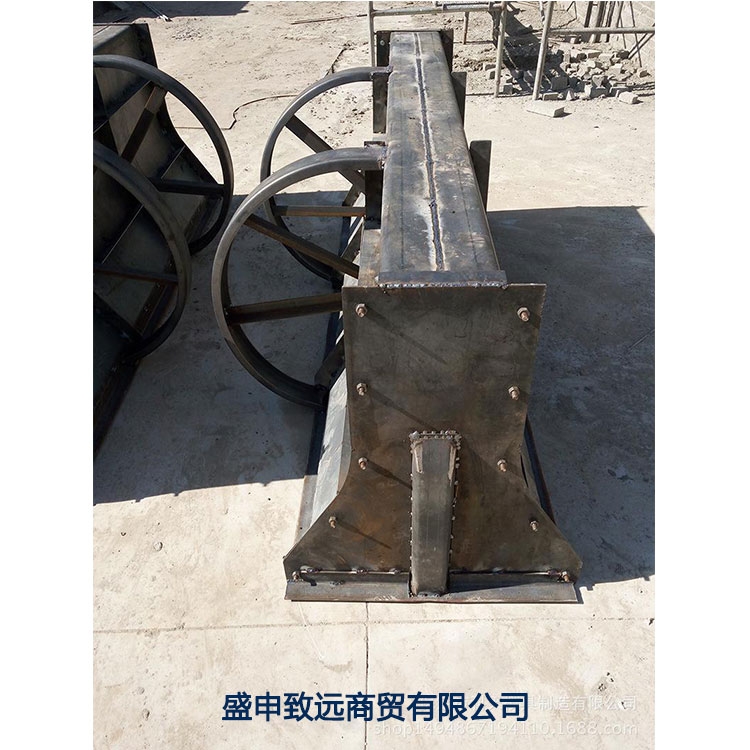 隔離墩鋼模具公路水泥隔離墩鋼模具交通隔離帶模具廠