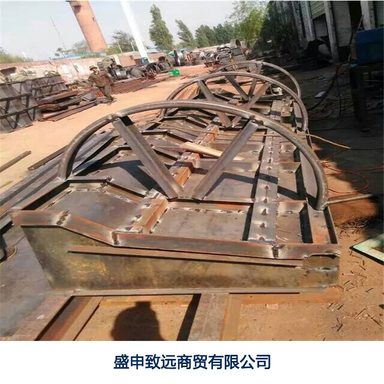 公路隔離墩鋼模具新型水泥隔離墩鋼模具欄桿隔離帶模具廠