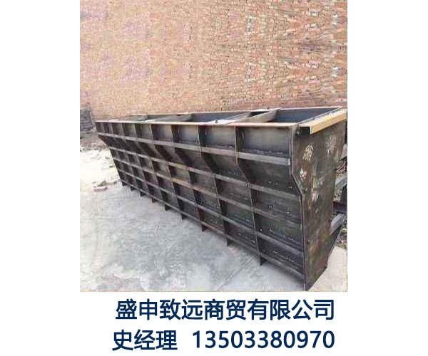 隔離墩鋼模具生產廠家水泥隔離墩鋼模具廠欄桿隔離帶模具