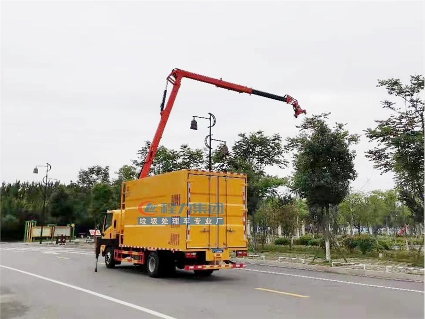 城市多功能樹枝修剪粉碎的綠化綜合養(yǎng)護車