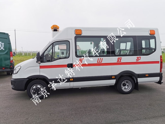 依維柯礦山急救車(chē) 依維柯歐盛礦山救護(hù)車(chē)   依維柯M2-33礦山救護(hù)車(chē)