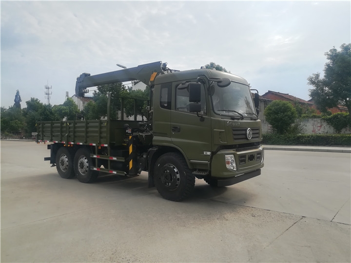 東風(fēng)六驅(qū)隨車吊、6x6越野隨車吊、全驅(qū)隨車吊