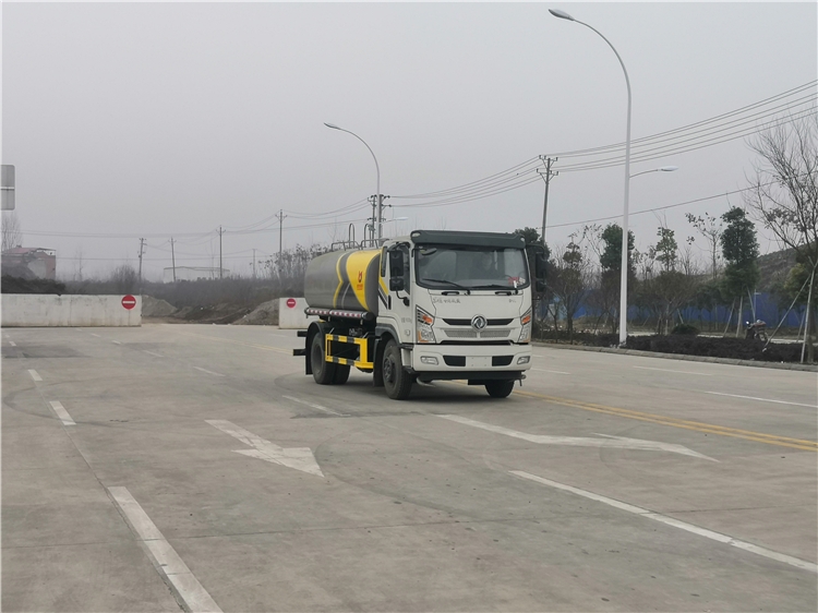 衡水灑水車哪里有賣_公路灑水車_國三工地灑水車車到付款