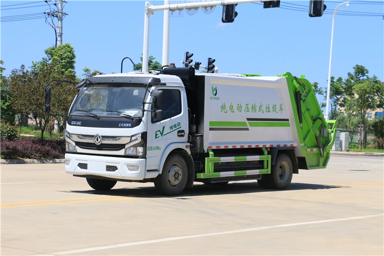 禹州壓縮垃圾車哪里有賣_禹州壓縮垃圾車現(xiàn)車_壓縮垃圾車廠家