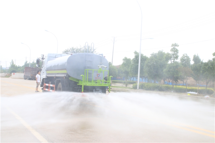 小型灑水車價(jià)格-灑水車電話新報(bào)價(jià)2022已更新(今日/商情）