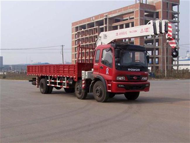 福田小三軸（前四后四）隨車起重運輸車（10噸吊機）