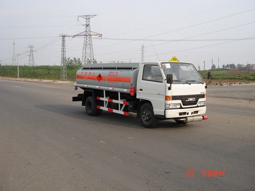 3.75立方米加油車 隨時(shí)隨地加油的車 中昌牌XZC5065GJY