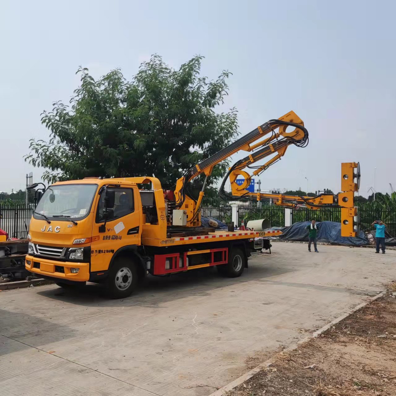 高速公路邊坡打草機(jī)車載式綠籬修剪機(jī)折疊式綠化園林割草機(jī)綠籬機(jī)