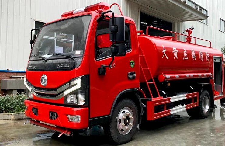 東風多利卡4噸消防灑水車融泰消防車優(yōu)質(zhì)供應(yīng)消防車廠家山東消防車報價