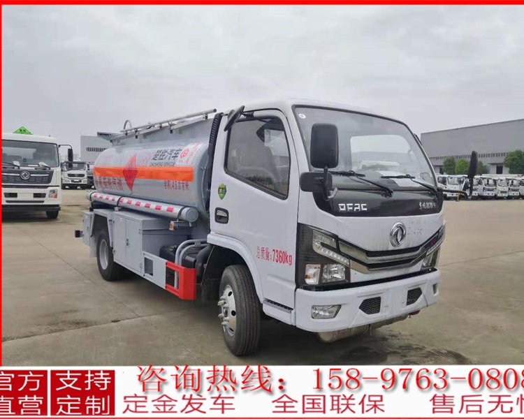 東風(fēng)商用8噸加油車油罐車油槽車危險(xiǎn)品運(yùn)輸車