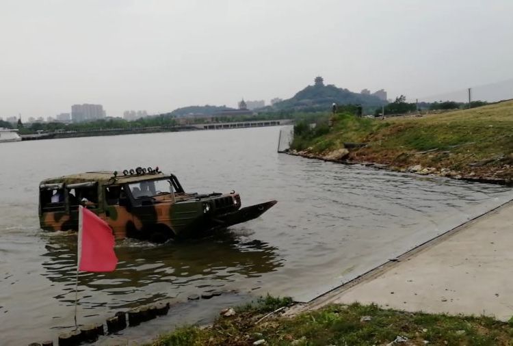 景區(qū)娛樂水陸兩棲車水陸兩棲車價(jià)格水陸兩棲車廠家水路兩棲車