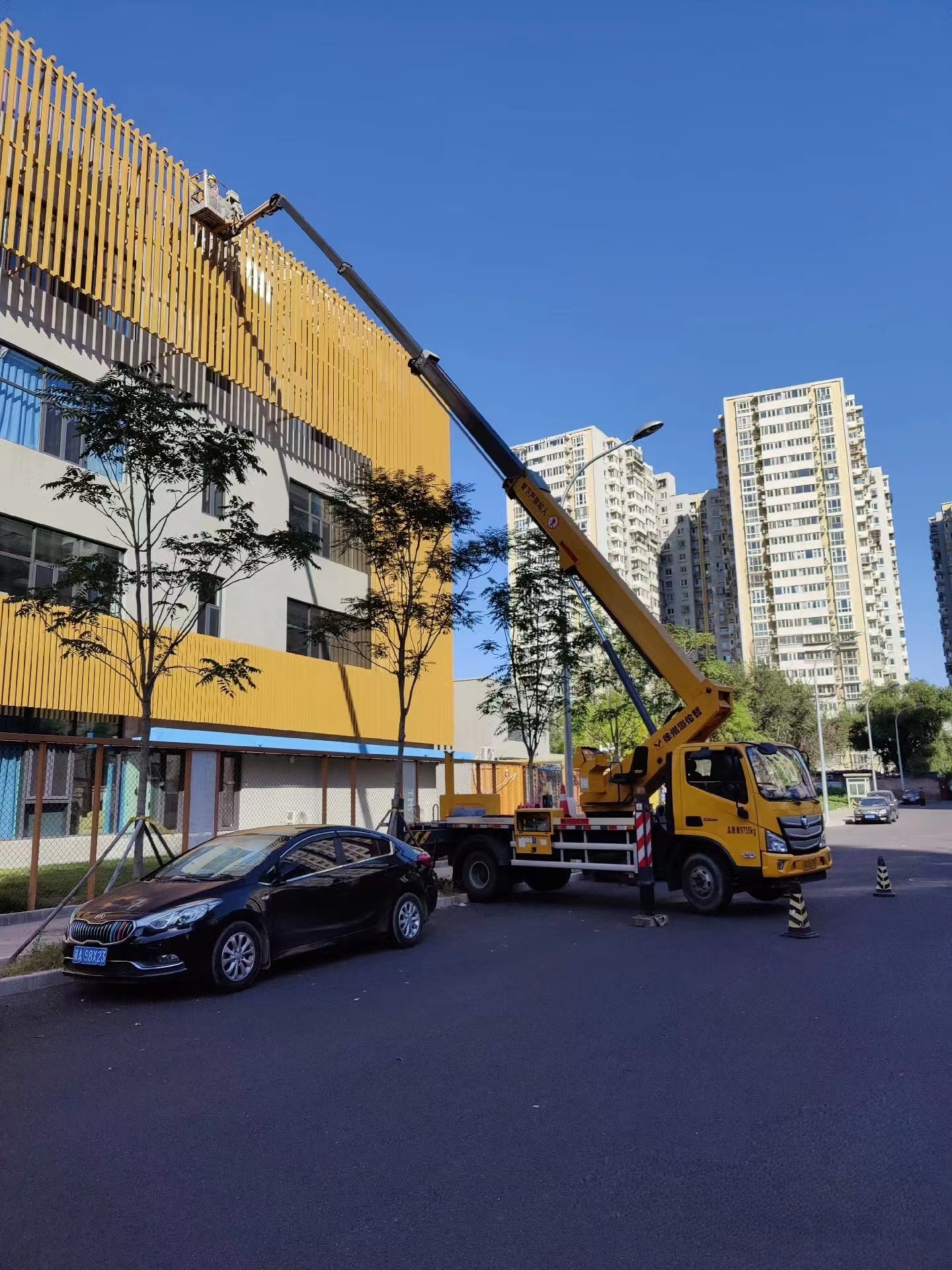 從化廠房維護載人升降車出租祥順外墻刷白登高路燈車租賃就近派車