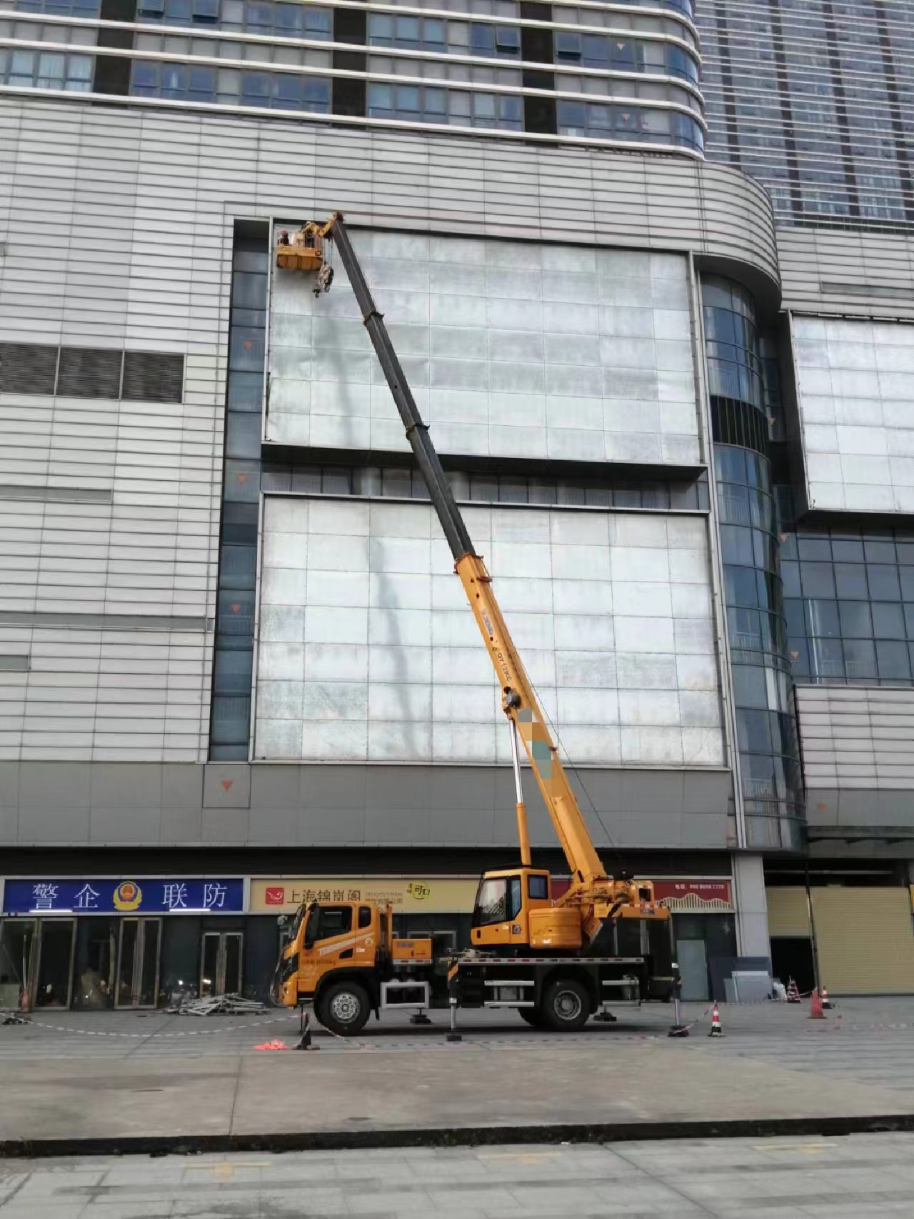 祥順機械提供附近地區(qū)車載式高空車登高車吊車租賃規(guī)模大范圍廣