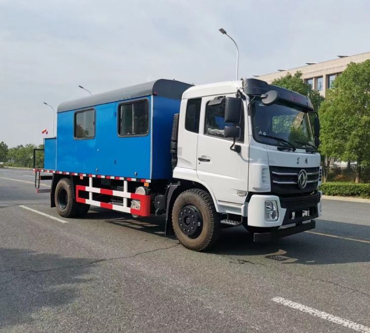 東風(fēng)新款油田鍋爐車(chē)大功率國(guó)六排放標(biāo)準(zhǔn)正常上牌