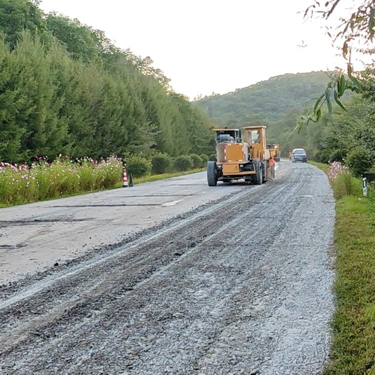 水泥路面共振碎石化施工?適合各級(jí)水泥路面破碎改造