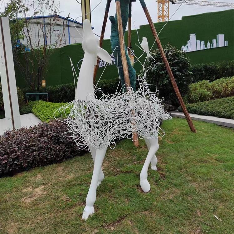 重慶賽奧不銹鋼動物雕塑異形鹿子雕塑定制鏤空動物景觀造型設(shè)計(jì)