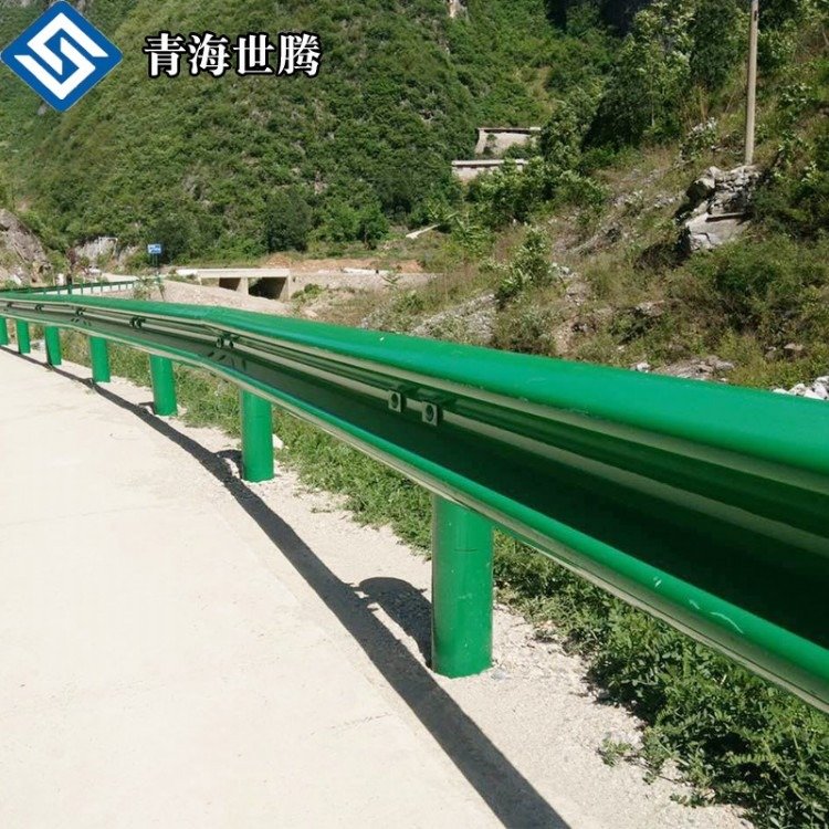 世騰公路波形護(hù)欄廠Q235公路防撞護(hù)欄安裝