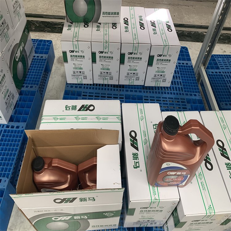 朗威石化耐磨性全合成發(fā)動機(jī)油重負(fù)荷機(jī)油20W-50