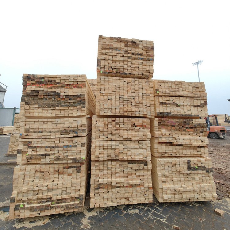 輻射松建筑木方建筑工地大板料工地跳板枕木墊板精品木方供應