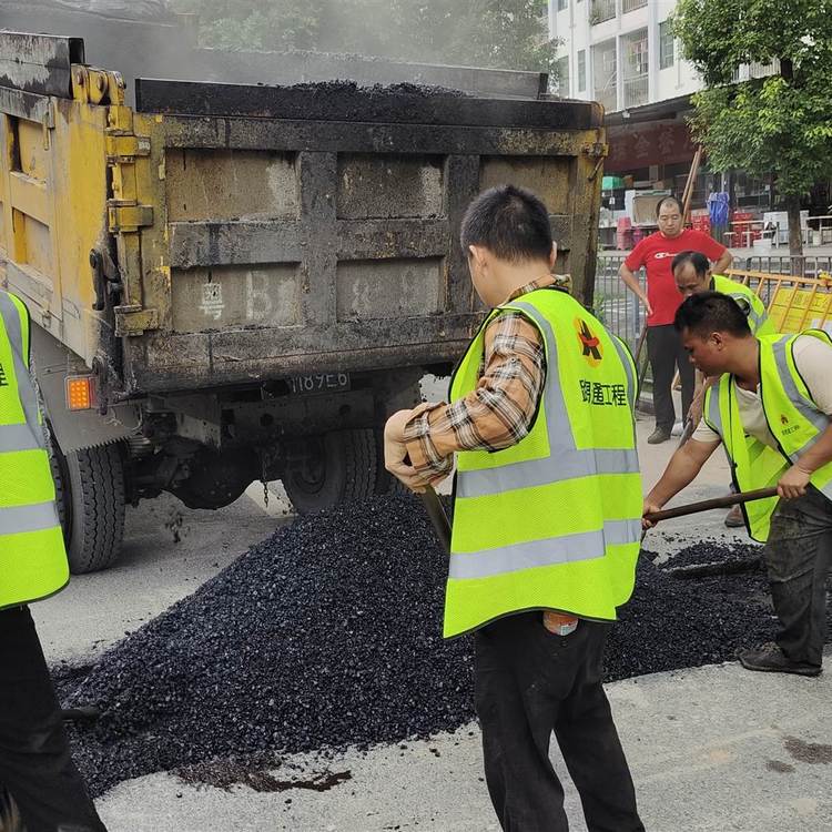 道路銑刨福田瀝青修復(fù)人工機械包工包料施工快捷便利深圳路易通