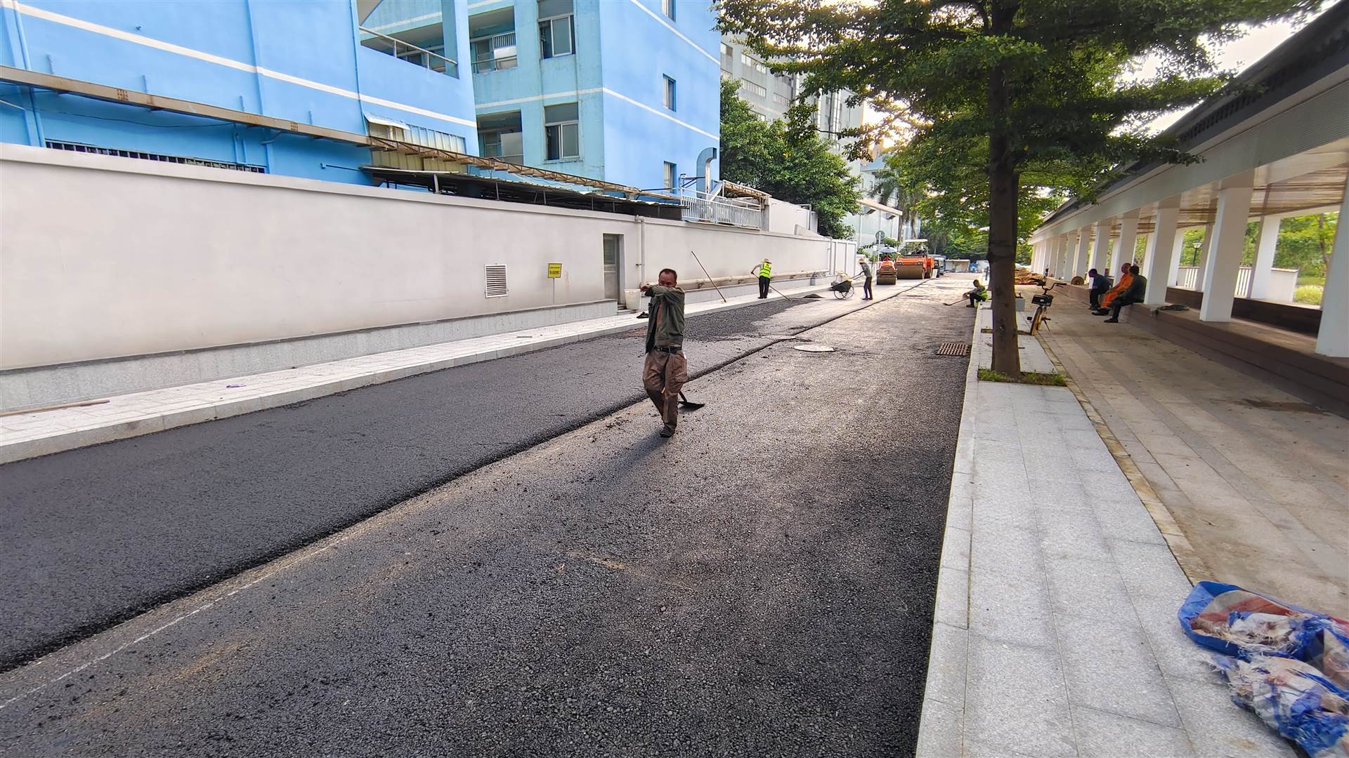 深圳工業(yè)園攤鋪瀝青路面布吉瀝青混凝土路易通道路工程